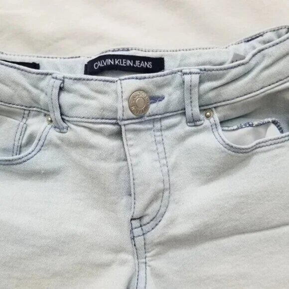 🔴 Calvin Klein Little girl light denim shorts size 6x (E7) - Picture 3 of 6